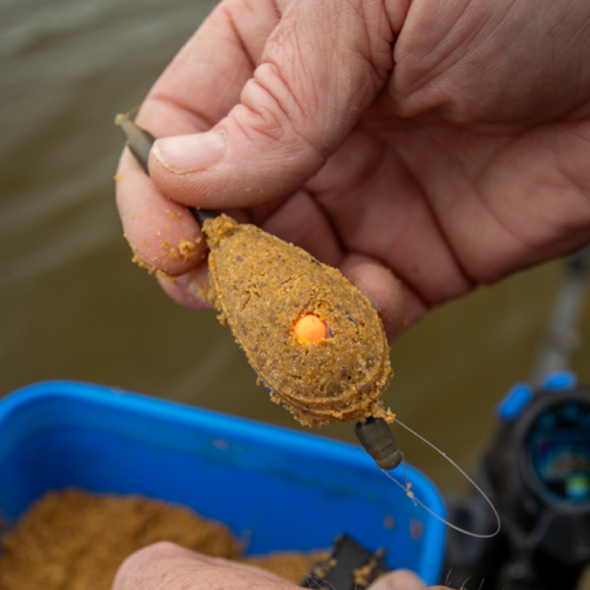 Pastura SONUBAITS Mega Carp Method Mix Red (2KG) - immagine 2